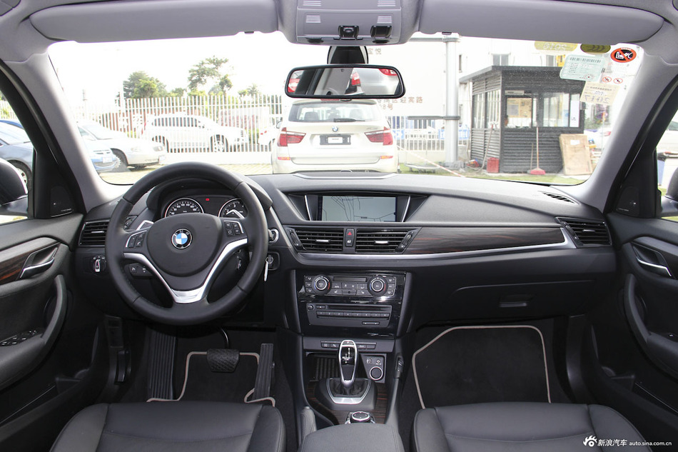 2015款宝马X1 2.0T自动xDrive20i 时尚晋级版
