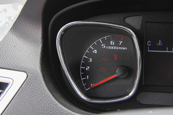 2016款金杯智尚S35 1.5L手动智能版