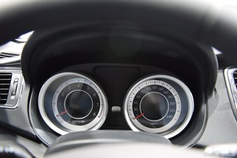 2015上海车展：奔腾B90