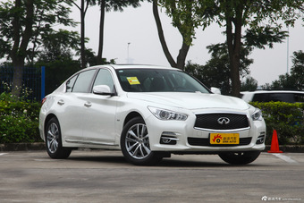 2015款英菲尼迪Q50L 2.0T自动舒适版