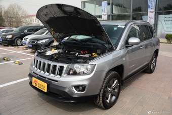 2015款指南者2.4L自动四驱舒适版