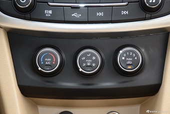 2016款宝骏730 1.5L手动标准版5座