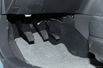 2012款中华H230 1.5L手动舒适型