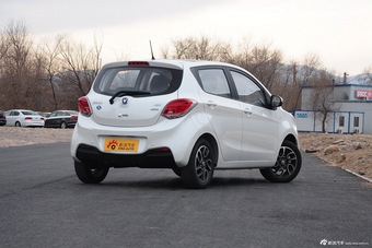 2014款奔奔1.4L手动天窗版