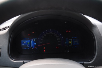 2015款比亚迪M6 2.4L自动豪华型