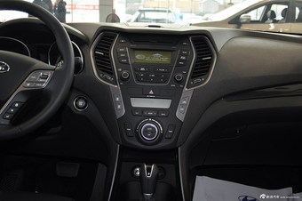 2013款全新胜达2.4L自动两驱GLS