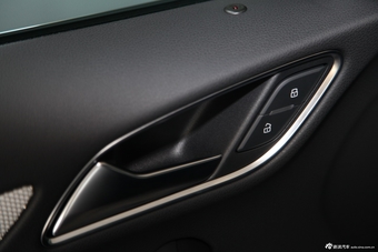 2013款奥迪Q3 40TFSI quattro四驱豪华型