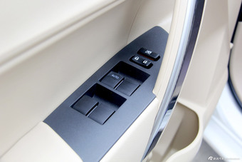 2014款卡罗拉1.6L手动GL-i真皮版