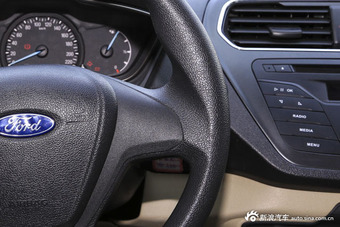 2015款福睿斯1.5L自动舒适型