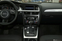 2015款奥迪A4L 45TFSIquattro个性运动型