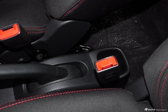 2014款奔奔1.4L手动天窗版