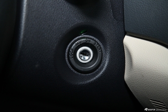 2013款海马S7 2.0L自动智尚版