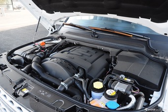 2015款第四代发现3.0 SDV6 HSE柴油版