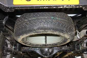 2015款五十铃D-MAX 2.5T自动四驱超豪华款到店实拍