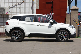 2016款中华V3 1.5T手动旗舰型