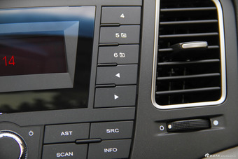 2015款荣威350 1.5L手动豪华天窗版