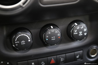 2015款牧马人3.0L四门版Sahara