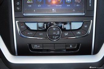 2015款吉利新帝豪三厢1.3T CVT向上版