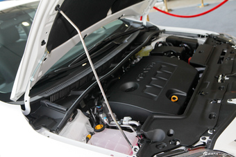 2013款卡罗拉特装版1.8L CVT至酷版GL-i