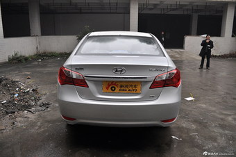 2011款悦动1.6L手动舒适型