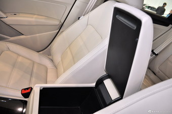 2014款 新帕萨特 1.8TSI DSG 尊荣版