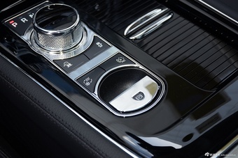 2016款捷豹XJL 2.0T自动两驱典雅商务版