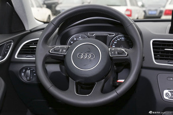 2015款奥迪Q3 35TFSI舒适型