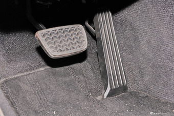 2013款锐志2.5V自动尚锐版