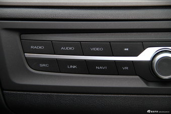 2014款荣威550 Plug-in插电式混动豪华版