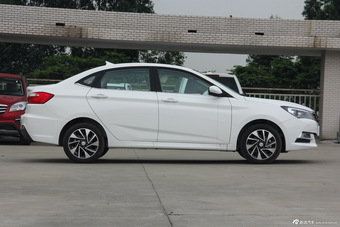 2015款悦翔V7 1.6L 自动乐趣型