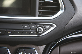 2015款传祺GS4 1.3T自动200T G-DCT精英版