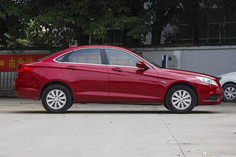 2015款绅宝D50 1.5L CVT标准超值导航版