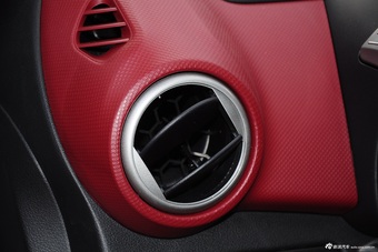 2014款奔奔1.4L自动尊贵天窗型