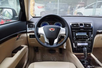 2015款吉利EC8 2.0L自动精英型