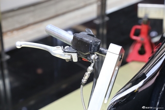 2014款极光电动摩托车