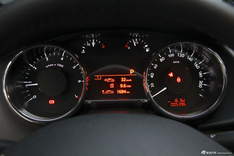 2015款标致3008 1.6自动THP罗兰·加洛斯版