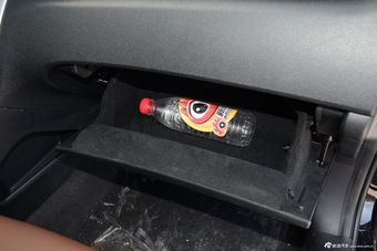 2016款奔腾B90 1.8T自动尊贵型十周年纪念版