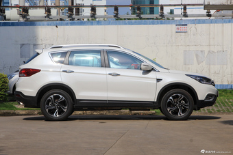 2016款东风风神AX7 1.4T手动智悦型