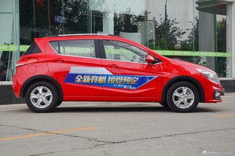 2016款宝骏310 1.2L手动豪华型