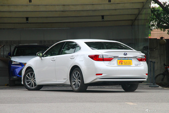 2015款雷克萨斯ES 2.5L自动300h舒适版