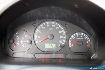 2012款乐驰1.0P-TEC手动活力型