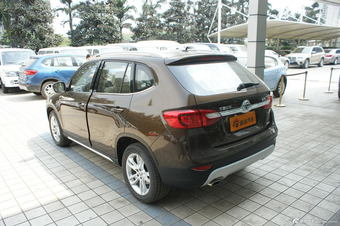 2012款中华V5 1.5T手动两驱豪华型