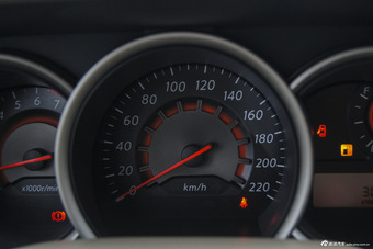 2012款轩逸 1.6L手动经典EX舒适版