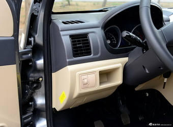 2014款启腾M70 1.2L进取型