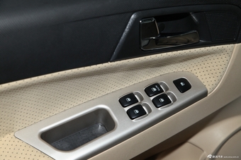 2013款中华H330 1.5L自动舒适型