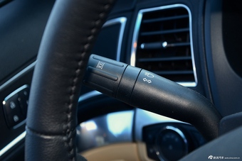 2016款探险者2.3T自动精英版