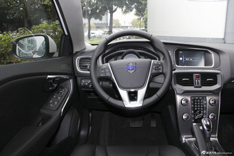 2016款沃尔沃V40 1.5T自动 T3 智逸版