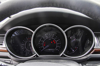 2016款众泰Z500 1.5T手动精英型