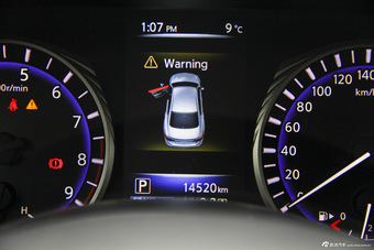 2014款英菲尼迪Q50 3.7L自动豪华运动版