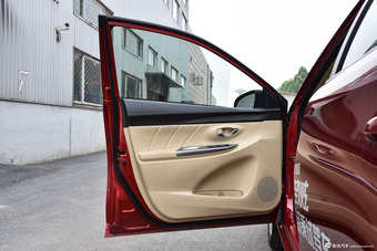 2015款YARiS L致炫1.5G自动炫动天窗特别版